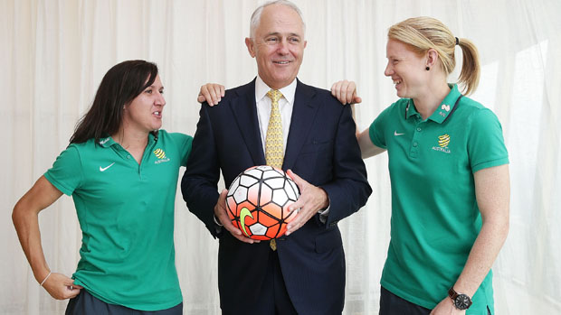 Malcolm Turnbull with Lisa De Vanna and Clare Polkinghorne.